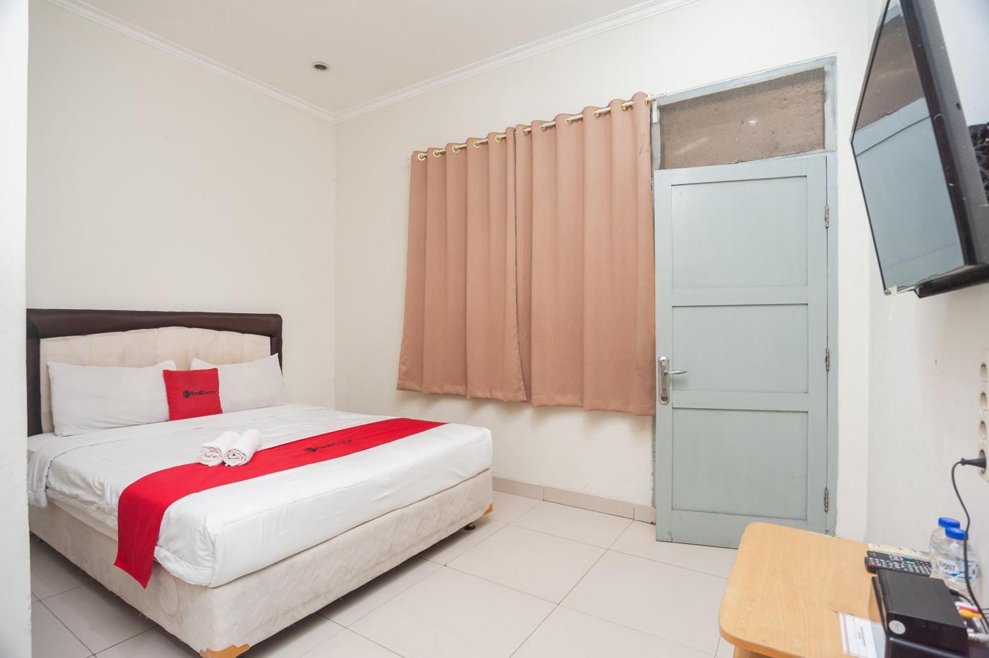 Reddoorz Plus Near Rs Pmi Bogor Exterior photo